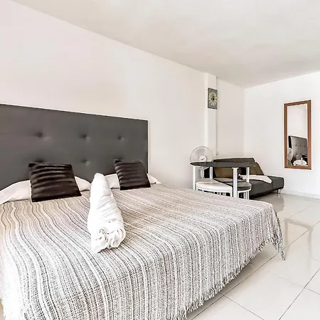 Studio In Los Cristianos, First Line Of The Beach Appartement