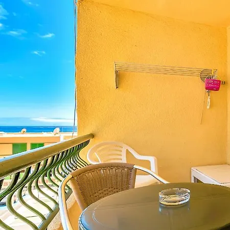 Studio In Los Cristianos, First Line Of The Beach Appartement *